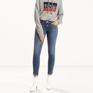 Levi’s 711 Seamed Skinny Jeans